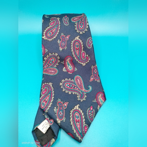 Johnny Carson Vintage Silk Tie Necktie Blue Red Small Paisley Formal Business - Picture 1 of 9